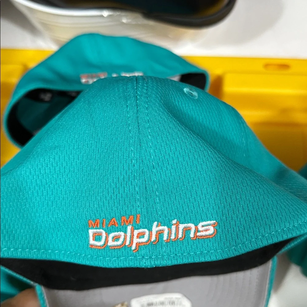 Men's Miami Dolphins New‎ Era Aqua Sideline 39THIRTY Flex Hat M/L